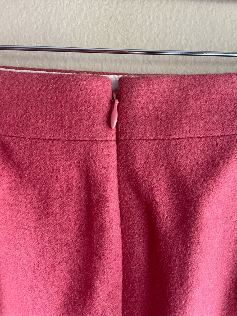 New J.CREW Women’s Pencil Skirt Pink Wool Viscose Lined Zip Knee Length Size 0 - Picture 3 of 7